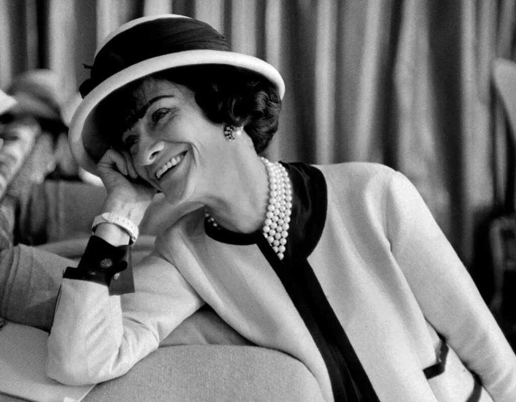 Chanel: tudo sobre a história da queridinha da moda - Fashionlismo