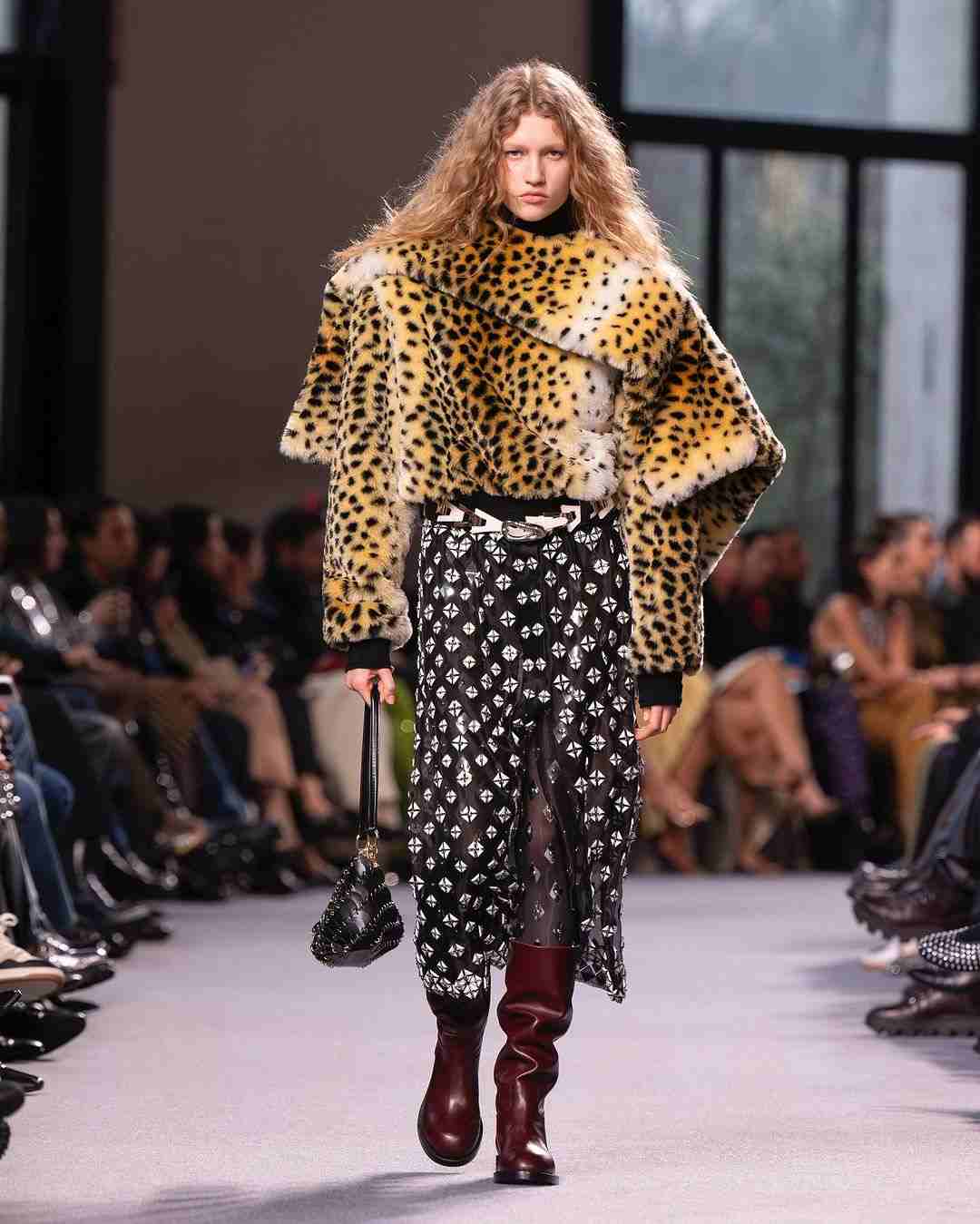 Rabanne para temporada de outono/inverno da Paris Fashion Week 2024