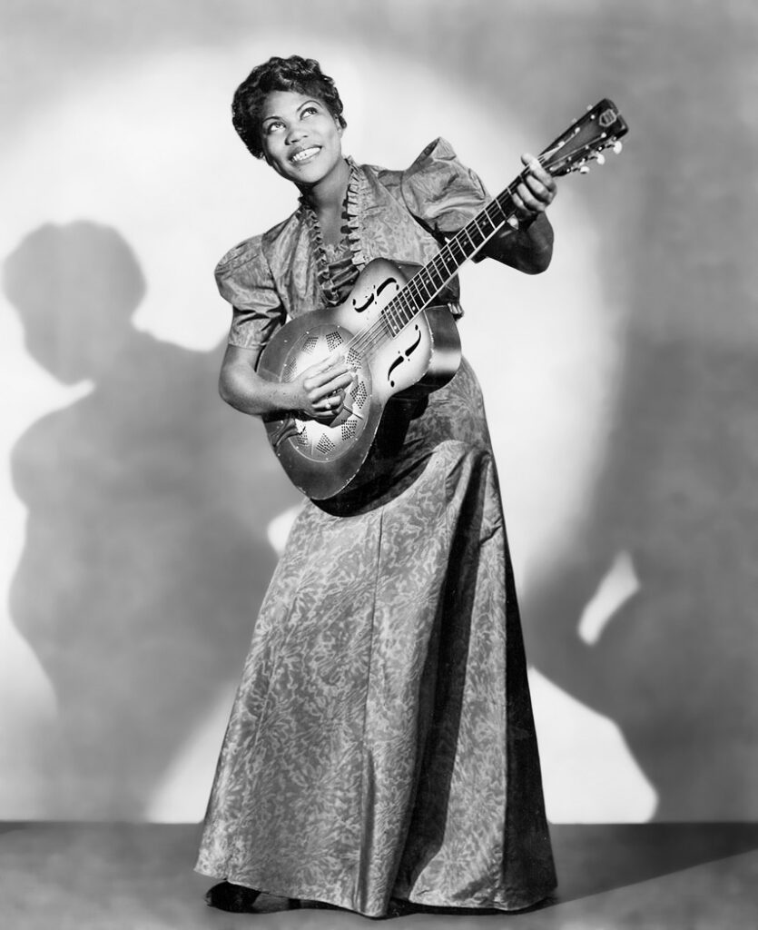 Uma imagem de Sister Rosetta Tharpe para ilustrar o trecho da matéria.