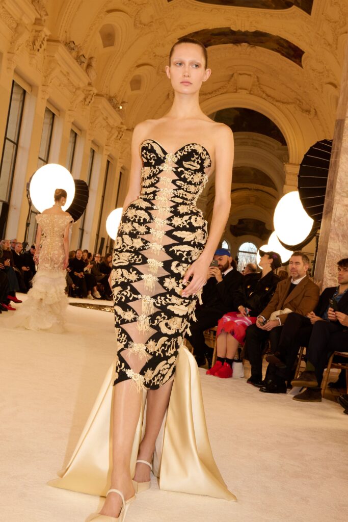 Desfile Haute Couture Schiaparelli 2025 