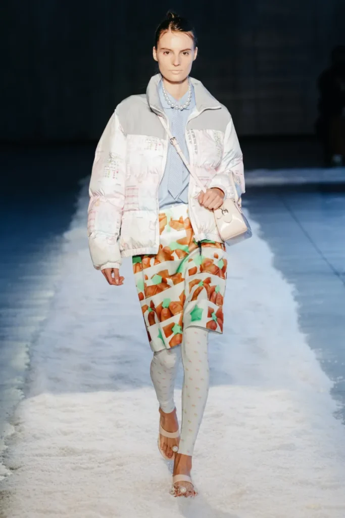 Look da coleção Outono/Inverno 2025 de Sandy Liang na New York Fashion Week