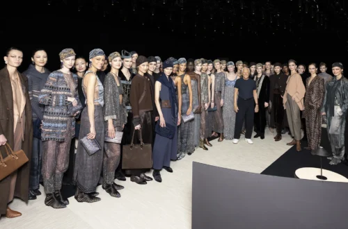 Giorgio Armani apresenta “Roots” no MFW 25 