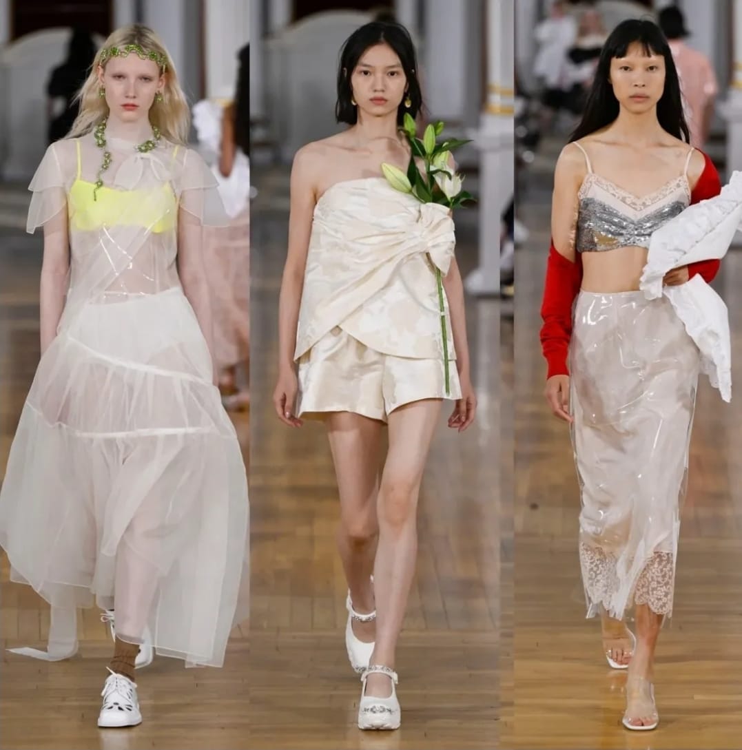 Três looks do desfile Simone Rocha na LFW.