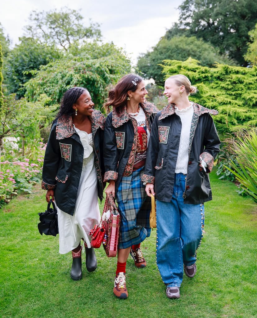 Modelos vestem roupas da Farm, marca que pode marcar presença na Rio Fashion Week em 2026