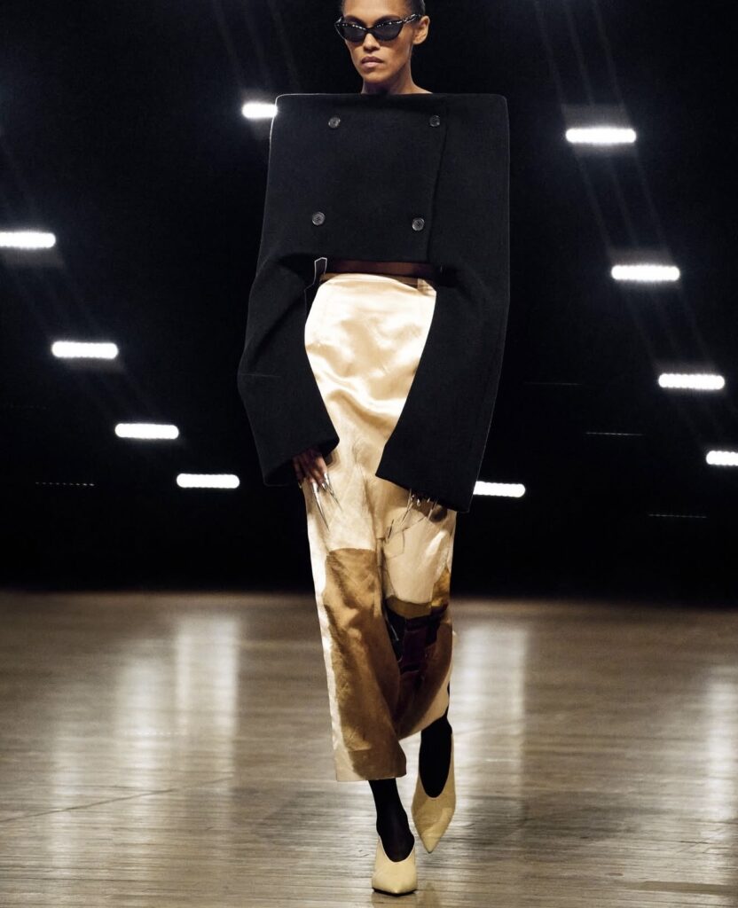 Exemplo da Moda de 2026 e seu impacto na autoimagem.