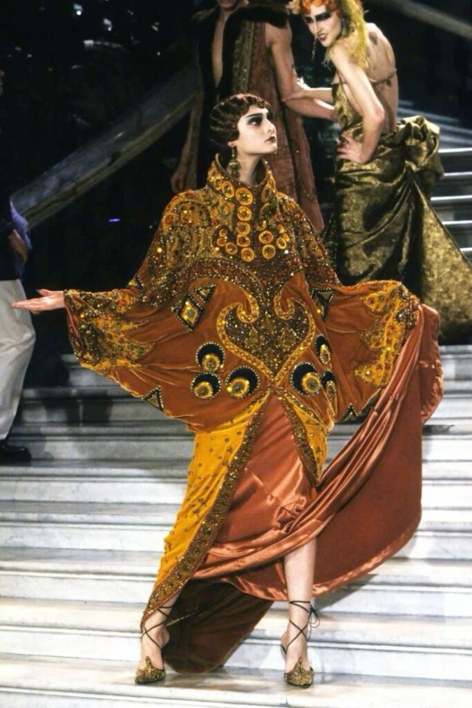 Coleção da Dior por John Galliano 1998.