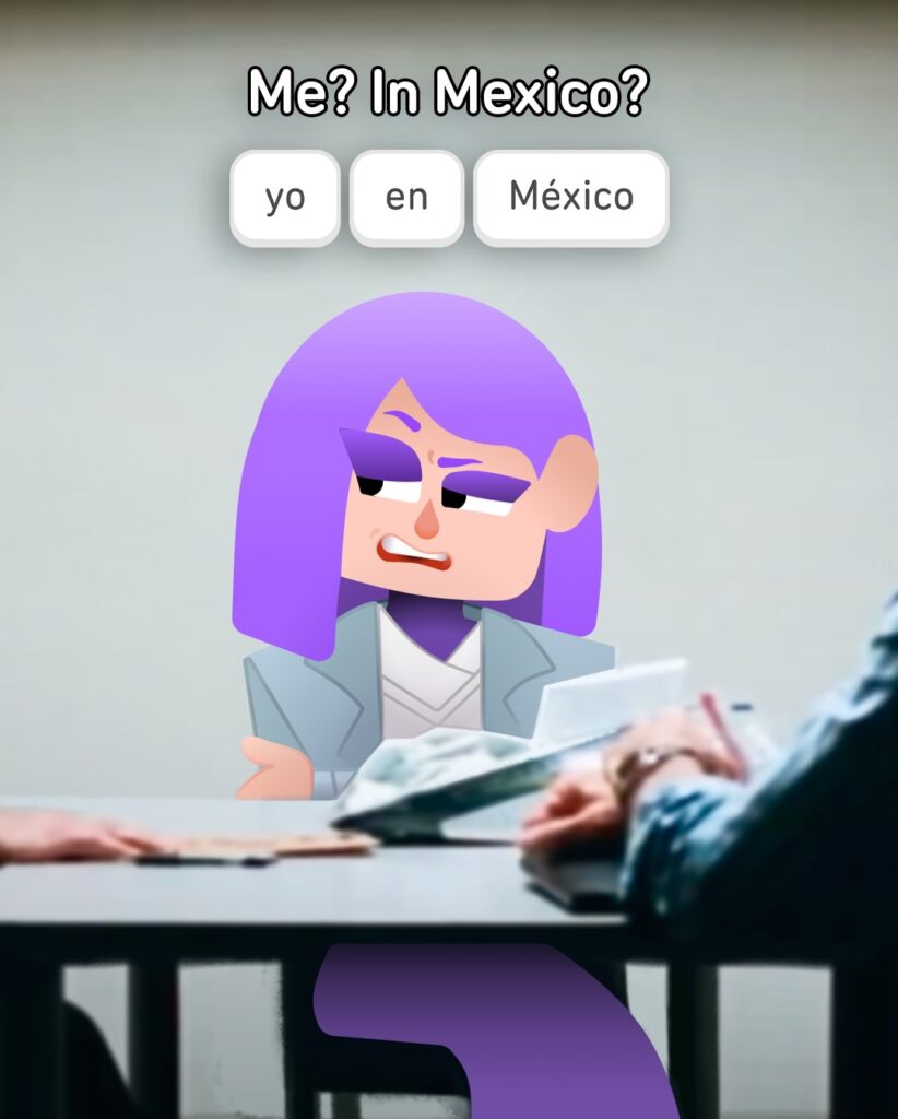 Mulher cabelo lilás e terno cinza com legenda em cima em espanhol