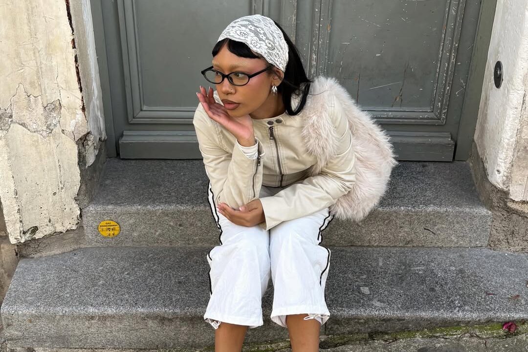 Carina Soares, uma mulher negra que utiliza estilos alternativos
