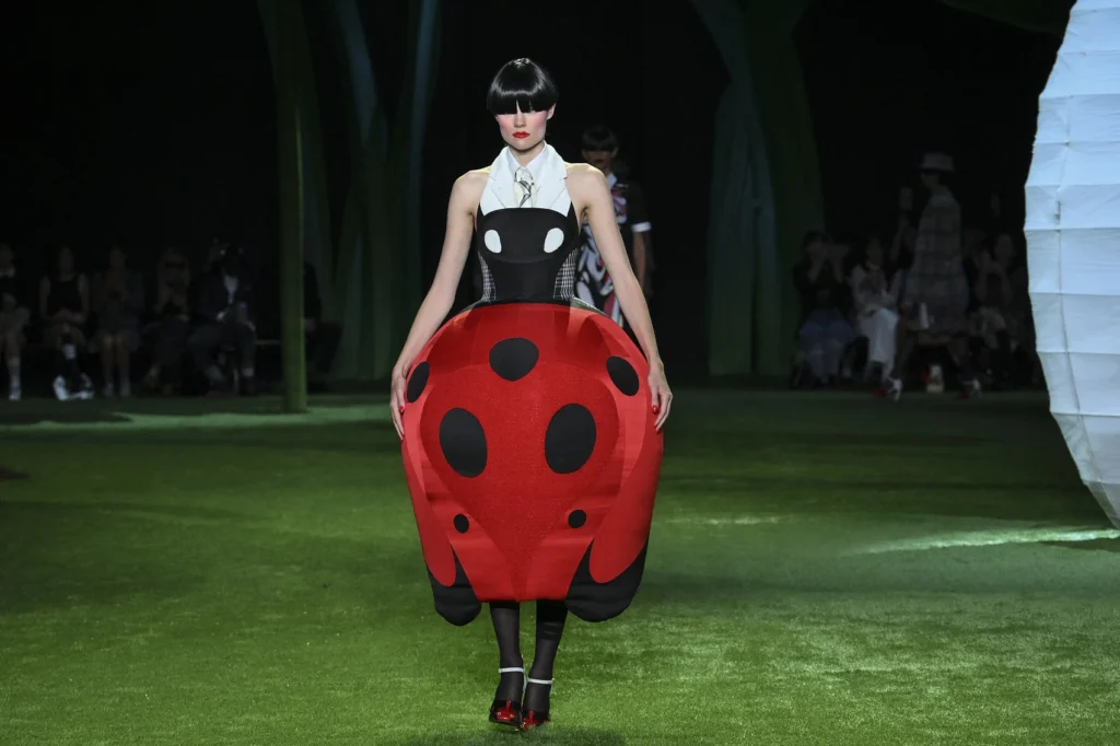 Thom Browne insetos