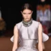 Mugler transforma a natureza em criatura na Paris Fashion Week 
